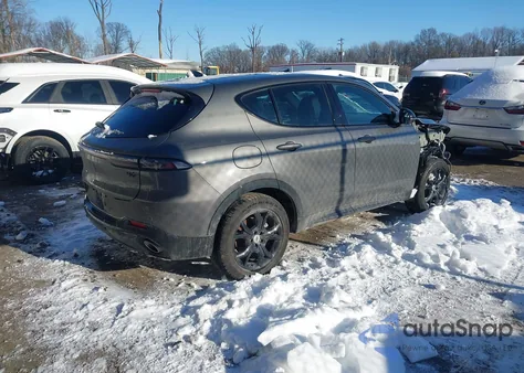 2024 Dodge Hornet R/T Plus Eawd из США, поврежденный, VIN ZACPDFDW9R3A21142